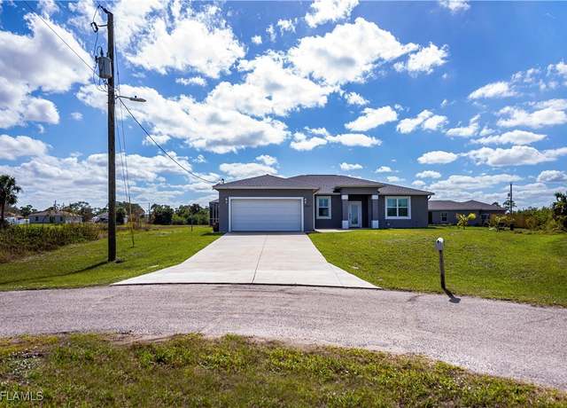 Property at 3204 Lark Ct, Labelle, FL 33935, 3 beds, 2 baths