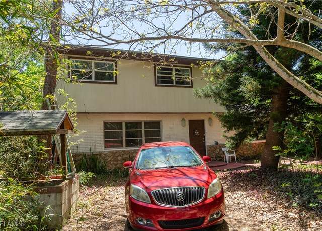 Property at 616 Sanctuary Rd, Naples, FL 34120, 3 beds, 1.5 baths