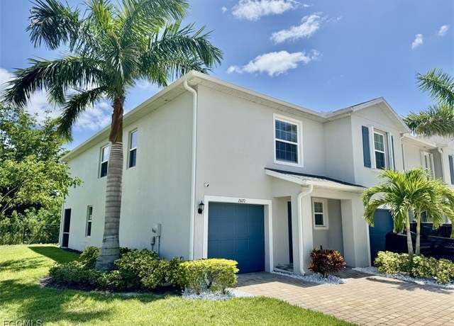 Property at 15171 Wildflower Cir, Naples, FL 34119, 3 beds, 2.5 baths