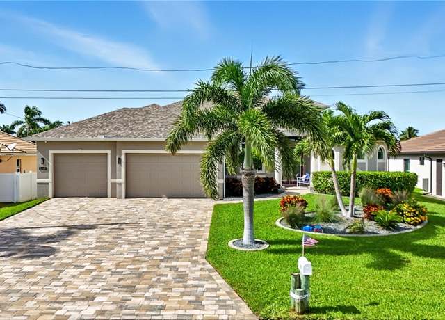 Property at 1813 SE 21st Ter, Cape Coral, FL 33990, 3 beds, 2.5 baths