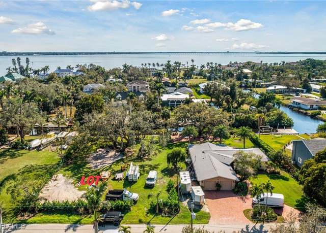 Property at 78 Aqua Ln, North Fort Myers, FL 33903