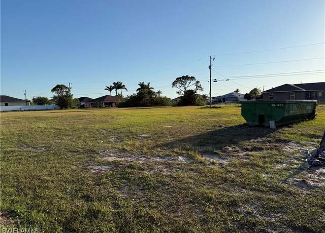 Property at 624 Chiquita Blvd N, Cape Coral, FL 33993