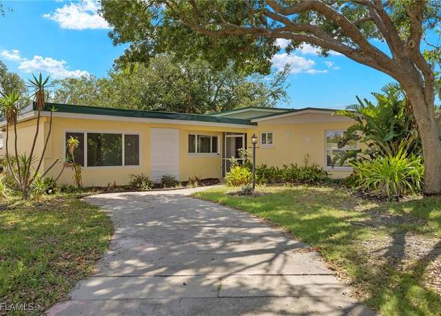 Property at 3843 La Palma St, Fort Myers, FL 33901, 3 beds, 2.5 baths