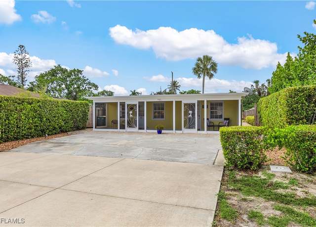 Property at 782 107th Ave N, Naples, FL 34108, 2 beds, 2 baths