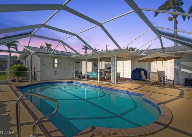 Property at 1904 SE 37th St, Cape Coral, FL 33904, 3 beds, 2.5 baths