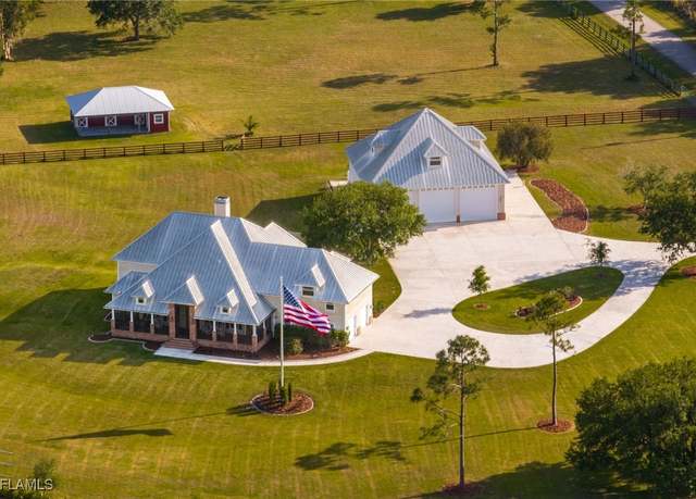Property at 16900 N River Rd, Alva, FL 33920, 4 beds, 4.5 baths