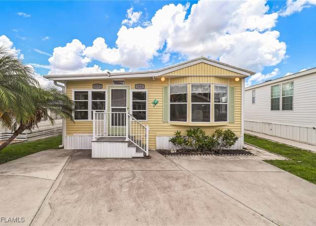 Property at 3213 Debbie Ln, Bonita Springs, FL 34134, 1 bed, 2 baths