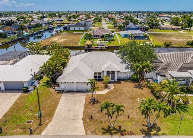 Property at 1024 SE 14th Ter, Cape Coral, FL 33990, 4 beds, 2.5 baths