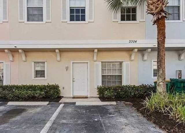 Property at 3304 Lisa Ln #103, Naples, FL 34109, 2 beds, 2.5 baths