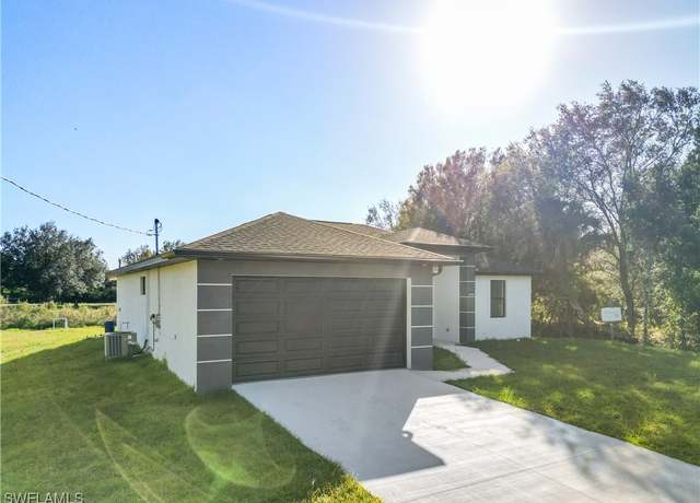 Property at 2708 Helen Pl, Lehigh Acres, FL 33971, 3 beds, 2 baths