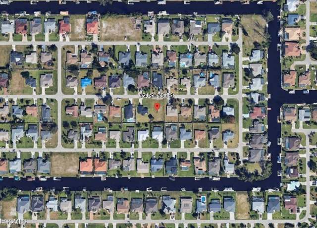 Property at 324 SE 30th St, Cape Coral, FL 33904