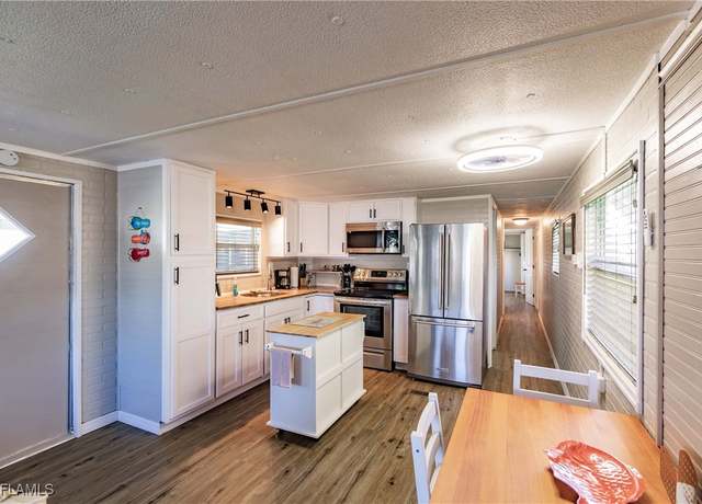 Property at 9806 Sugarberry Way, Fort Myers, FL 33905, 2 beds, 1 bath