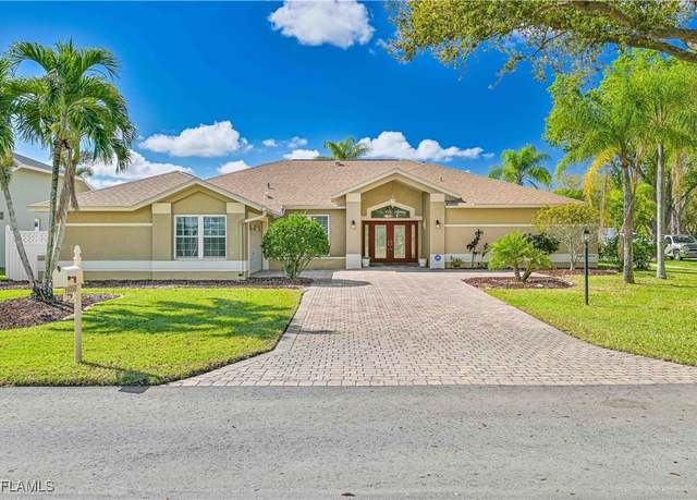 Property at 19350 Devonwood Cir, Fort Myers, FL 33967, 3 beds, 2.5 baths