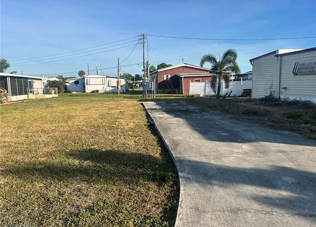 Property at 107 Coachlight Ln, North Fort Myers, FL 33917