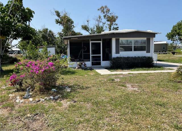 Property at 5099 Flamingo Dr, St. James City, FL 33956, 1 bed, 2.5 baths