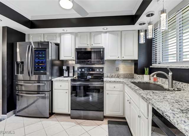 Property at 2121 Collier Ave #401, Fort Myers, FL 33901, 2 beds, 2 baths
