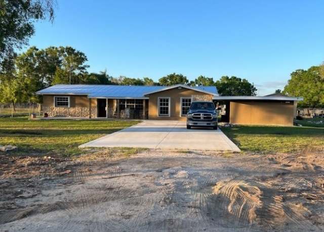 Property at 826 B Rd, Labelle, FL 33935, 3 beds, 2 baths