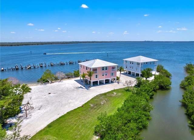 Property at 4581 Redfish Point Rd, Matlacha, FL 33993, 3 beds, 3.5 baths