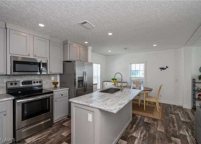 Property at 2738 Heron Ct, St James City, FL 33956, 2 beds, 2 baths