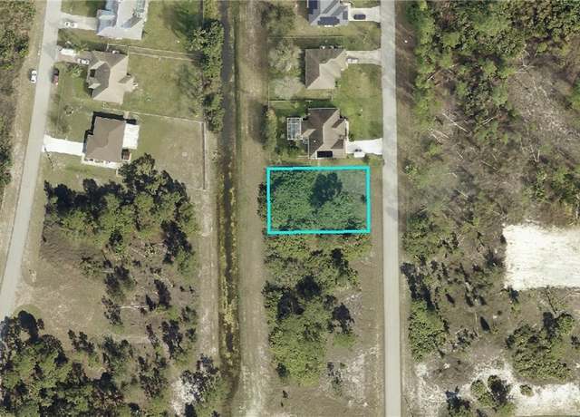 Property at 526 Beach Ave S, Lehigh Acres, FL 33974