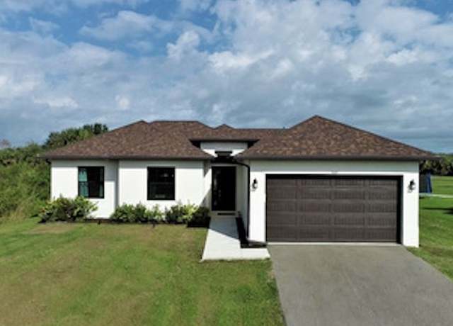 Property at 585 41st Ave NW, Naples, FL 34120, 3 beds, 2 baths