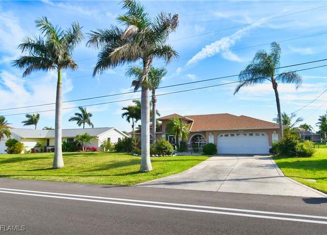 Property at 230 Kamal Pkwy, Cape Coral, FL 33904, 3 beds, 2.5 baths