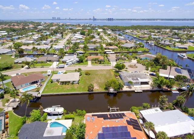 Property at 4425 N Gulf Cir, North Fort Myers, FL 33903