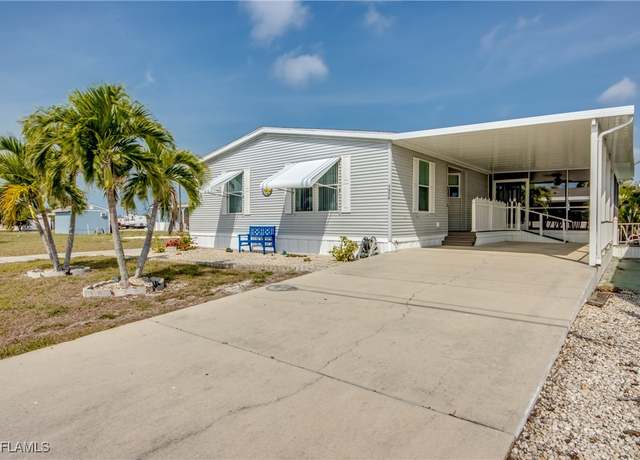 Property at 4918 Sandpiper Dr, St James City, FL 33956, 2 beds, 2 baths