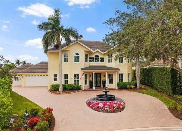 Property at 4009 Treadwater Ct, Naples, FL 34109, 5 beds, 4.5 baths