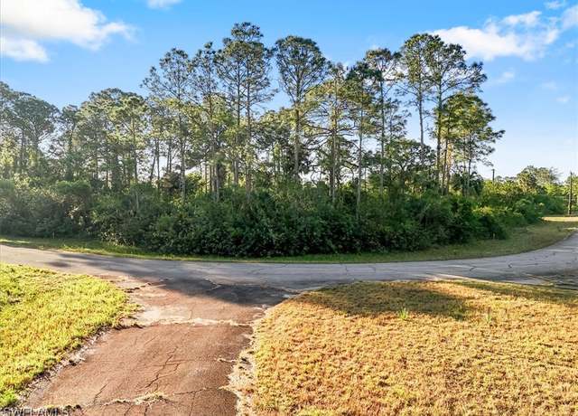 Property at 515 Spray Dr, Labelle, FL 33935