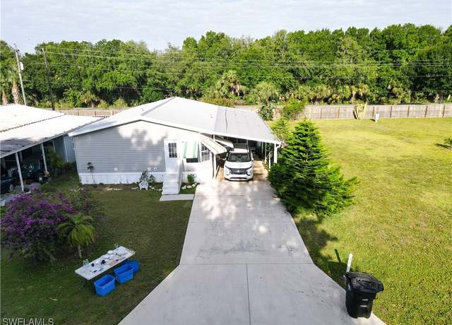 Property at 933 Yacht Club Way, Moore Haven, FL 33471, 3 beds, 2 baths