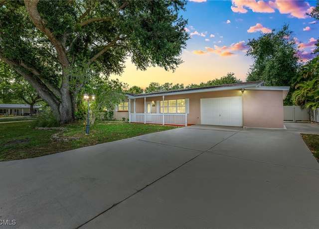Property at 4634 Siesta Cir, Fort Myers, FL 33901, 3 beds, 3 baths