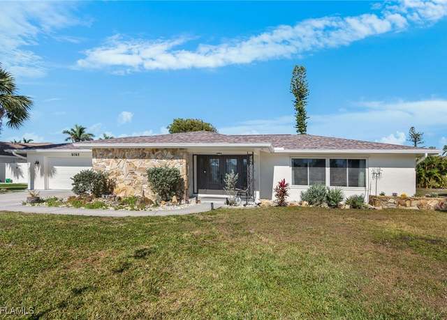 Property at 5052 Fairfield Dr, Fort Myers, FL 33919, 4 beds, 3 baths