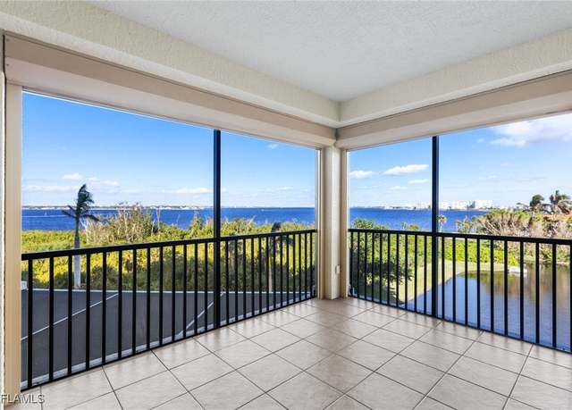 Property at 11600 Court Of Palms #206, Fort Myers, FL 33908, 2 beds, 2.5 baths