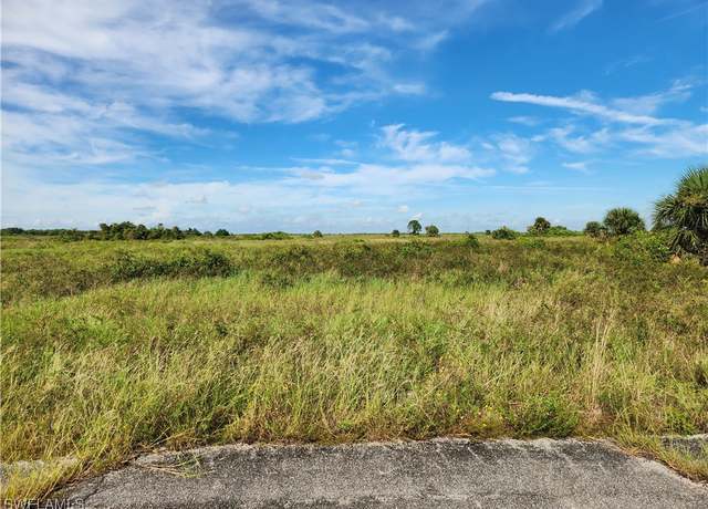 Property at 318 New Jersey Pl, Labelle, FL 33935