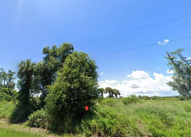 Property at 3017 N Balsam Cir, Labelle, FL 33935