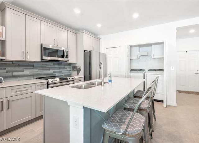 Property at 14195 Oviedo Pl, Fort Myers, FL 33905, 3 beds, 2.5 baths