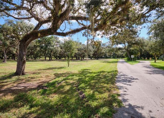 Property at 4028 Oak Haven Dr, Labelle, FL 33935