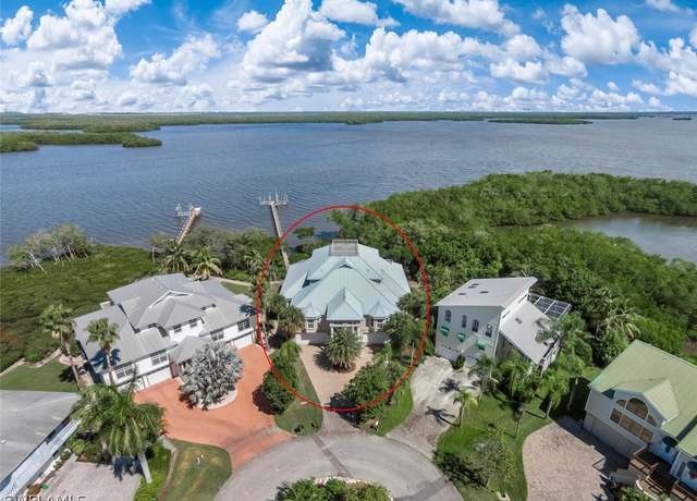 Property at 21504 - 21500 Indian Bayou Dr, Fort Myers Beach, FL 33931, 6 beds, 4 baths