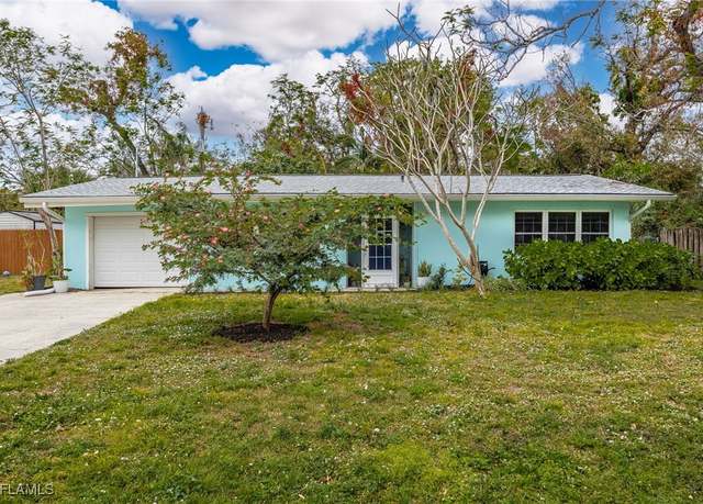 Property at 4633 Siesta Cir, Fort Myers, FL 33901, 3 beds, 2 baths