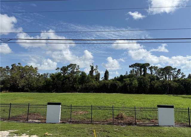Property at 13504 Brynwood Ln, Fort Myers, FL 33912