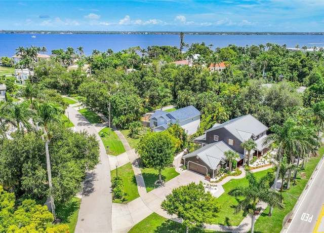 Property at 1375 Barcelona Ave, Fort Myers, FL 33901, 5 beds, 3.5 baths
