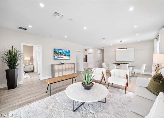 Property at 13068 Georges Cay Pl, Fort Myers, FL 33913, 3 beds, 2.5 baths