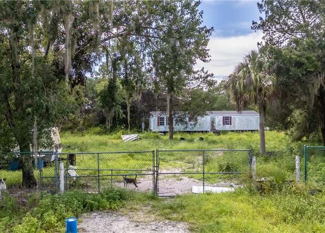 Property at 820 S Mayoral St, Clewiston, FL 33440, 2 beds, 2 baths