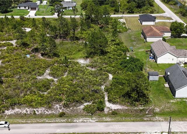 Property at 802 Lincoln Ave, Lehigh Acres, FL 33972