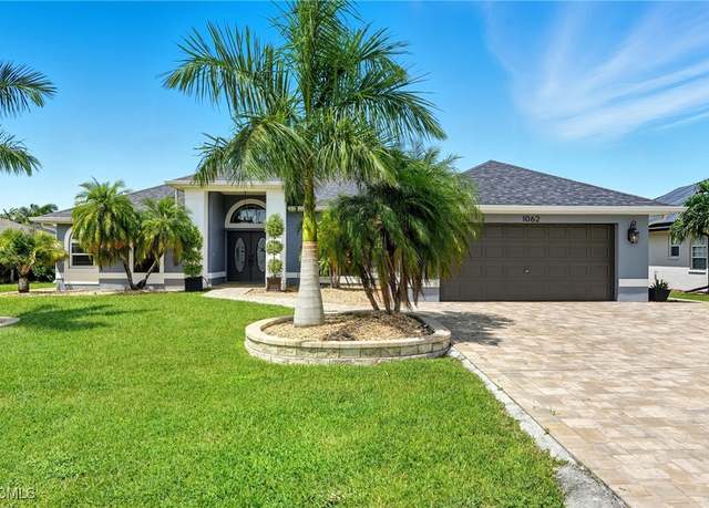 Property at 1062 SE 21st Ave, Cape Coral, FL 33990, 4 beds, 2.5 baths