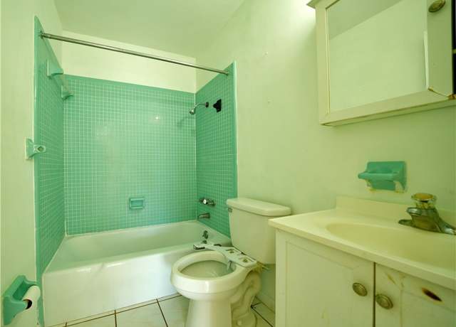 Property at 720 Joel Blvd E, Lehigh Acres, FL 33936, 1 bed, 1 bath