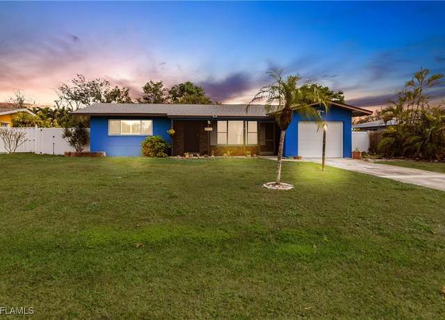 Property at 2715 SE 16th Pl, Cape Coral, FL 33904, 2 beds, 3 baths