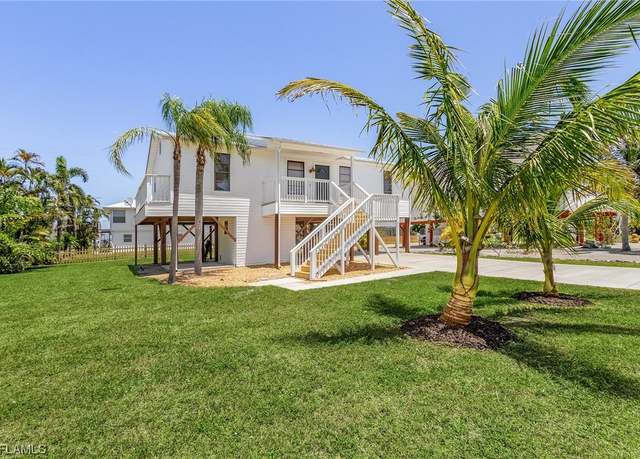 Property at 7924 Della Bitta Ln, Bokeelia, FL 33922, 2 beds, 2 baths