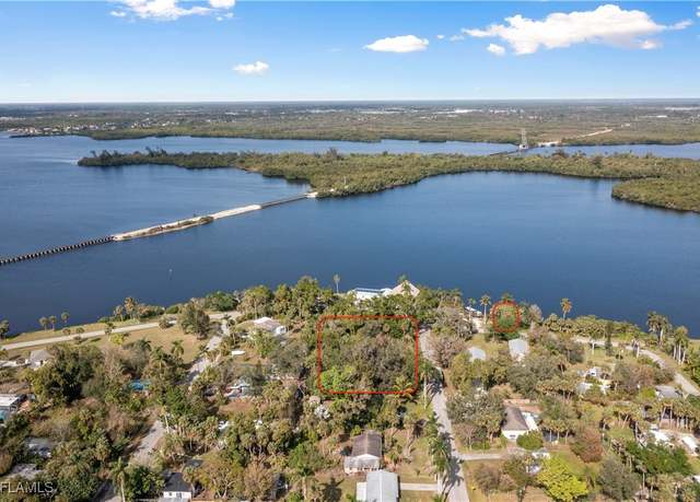 Property at 4836/4836 E Riverside Dr, Fort Myers, FL 33905
